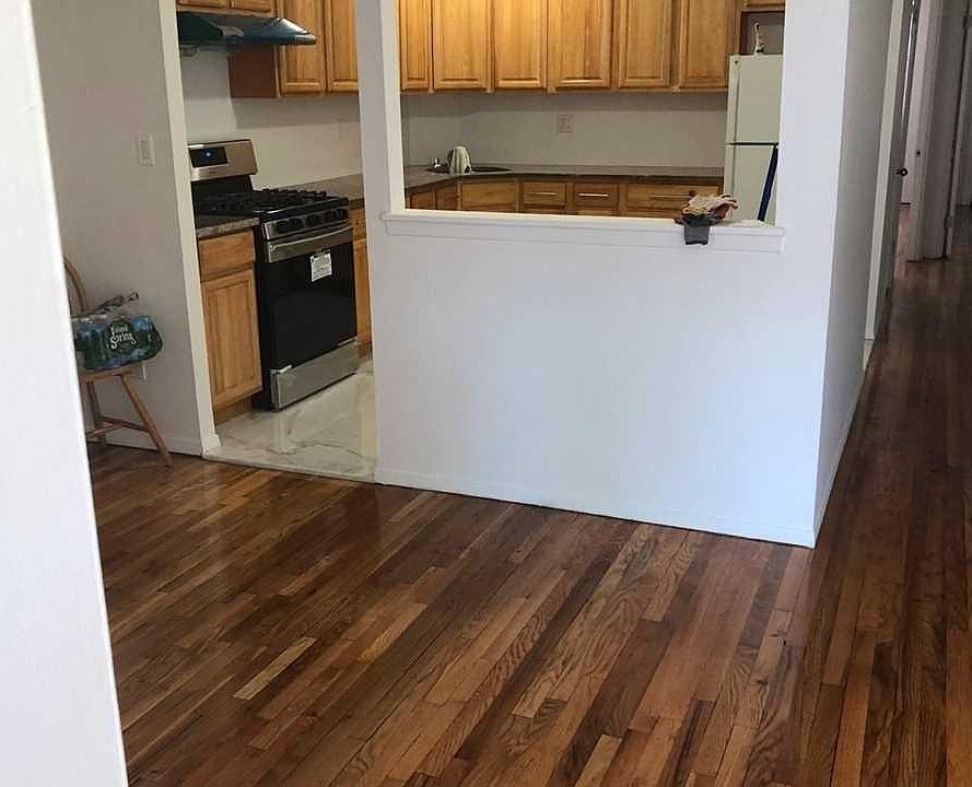 2nd image of 5821 Van Cleef St