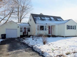 33 Winslow Rd, Trumbull, CT 06611