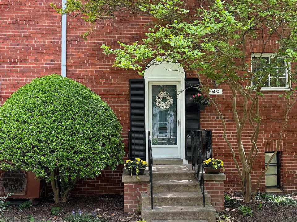 1st image of 1613 Mount Eagle Pl