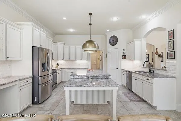 7695 Crescent Way Dr — Photo 9