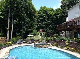 13 Maple Pl, Andover, NJ 07821