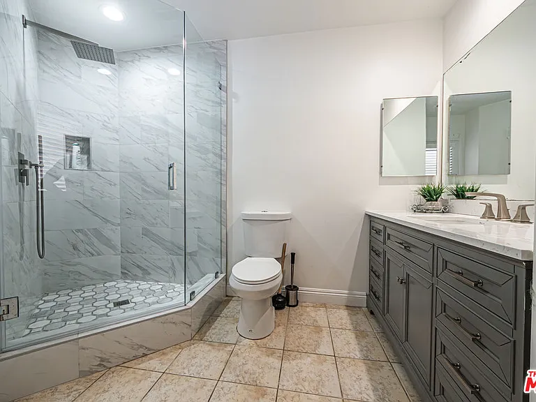 18022 Lake Encino Dr — Photo 16