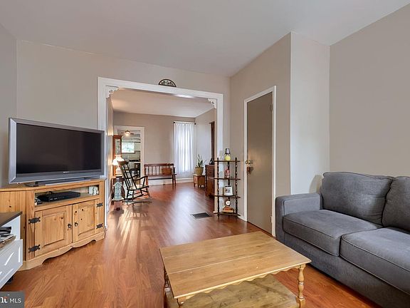 4th image of 314 Perry St