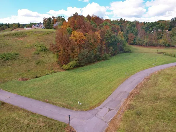 600 Ironwood Gate Dr, Princeton, WV 24740