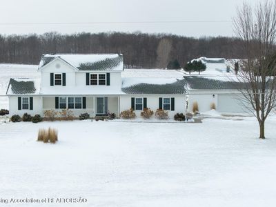 1059 Tori Trl, Charlotte, MI, 48813