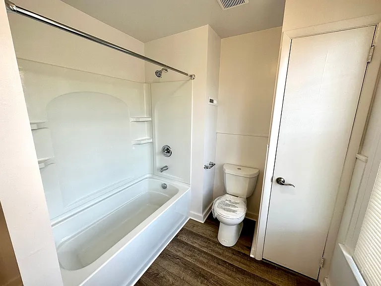 124 Ulysses St — Photo 13