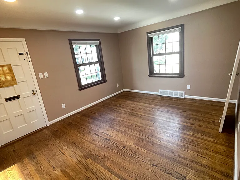 22785 Arlington St — Photo 11