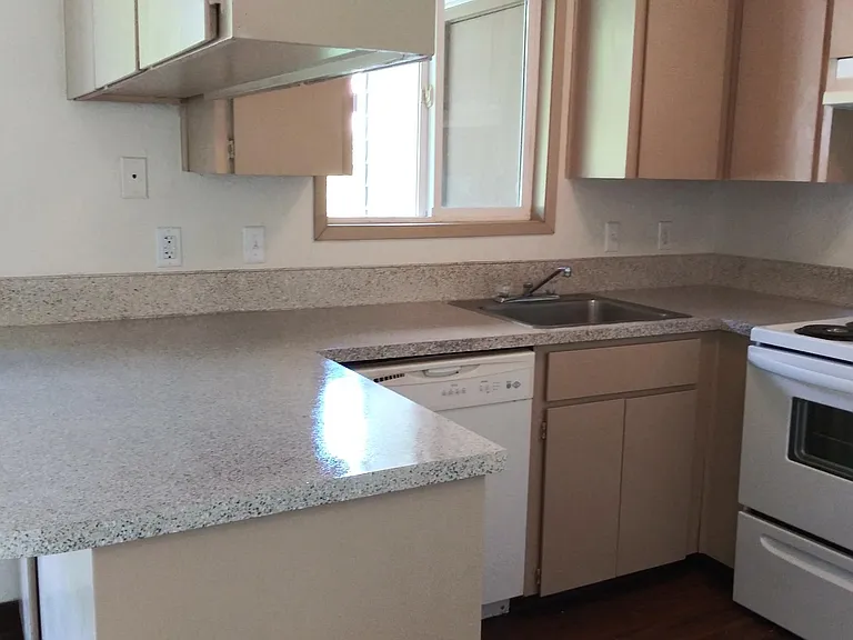 CLEVELAND STATION APTS — Photo 45