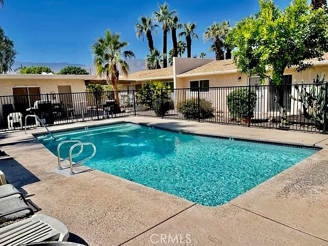 2 bed, 1000 sqft, $1,995 — Photo 2