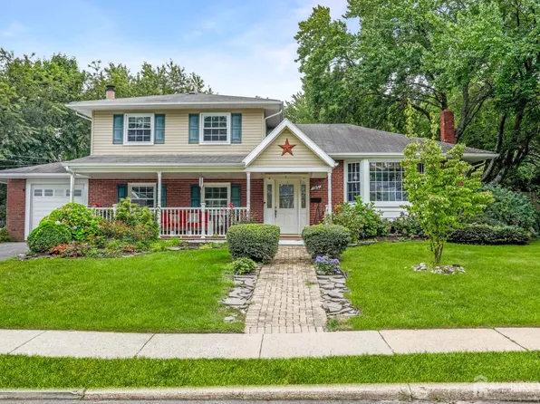 35 Westbrook Rd, Howell, NJ 07731