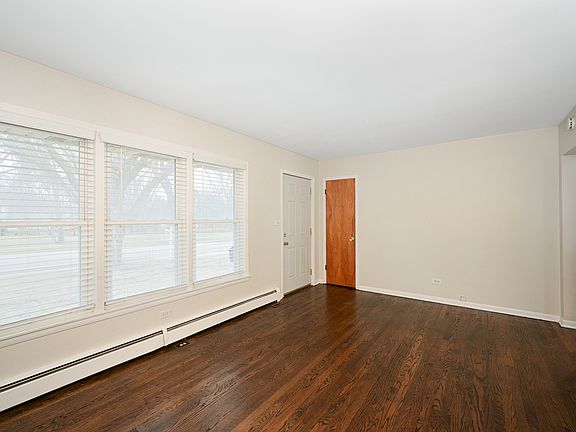 5th image of 105 N Gables Blvd