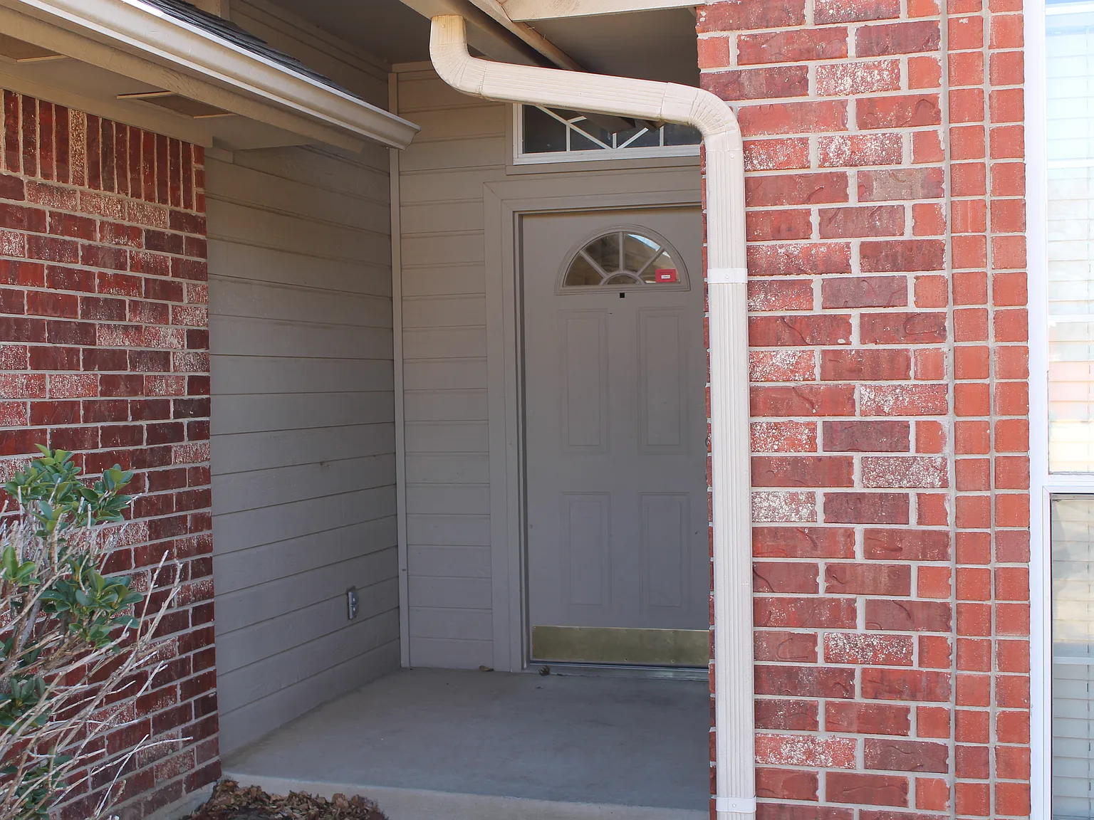 3 bed, 1602 sqft, $1,650 — Photo 2