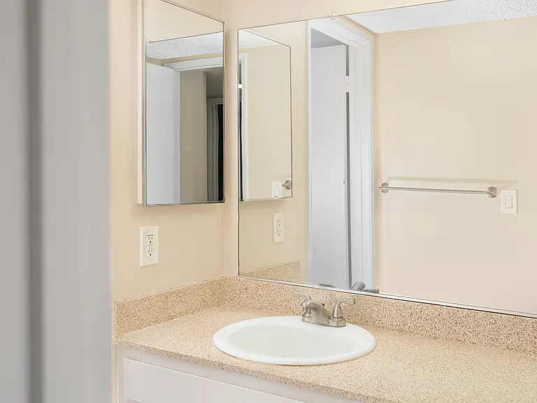 4875 Manzanita Ave #31 — Photo 11