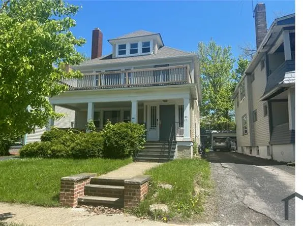 871 Helmsdale Rd #Up, Cleveland, OH 44112