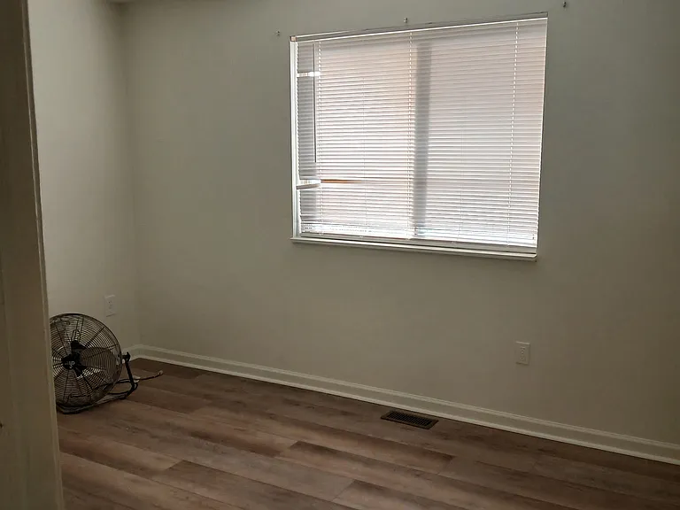 25111 Pearl St — Photo 7