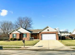 1702 Cloverdale Dr, Edwardsville, IL 62025