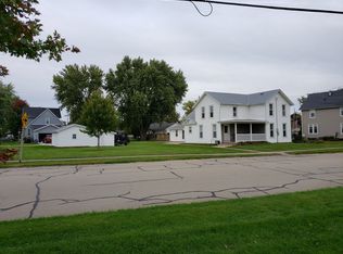 205 3rd Ave NE, Farley, IA 52046