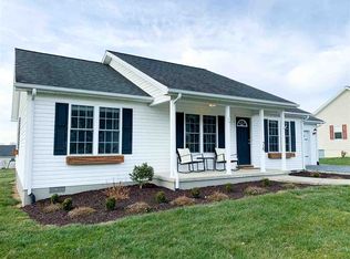 76 Cedarcrest Dr, Waynesboro, VA 22980