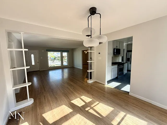 4 bed, 2150 sqft, $7,200 — Photo 4