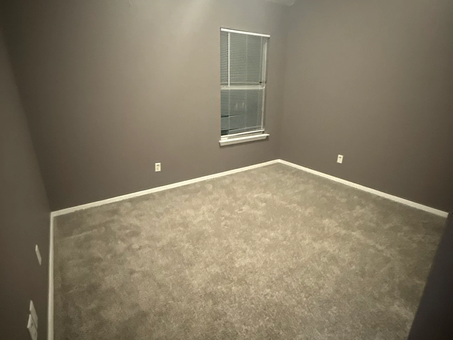4 bed, 1184 sqft, $2,200 — Photo 3