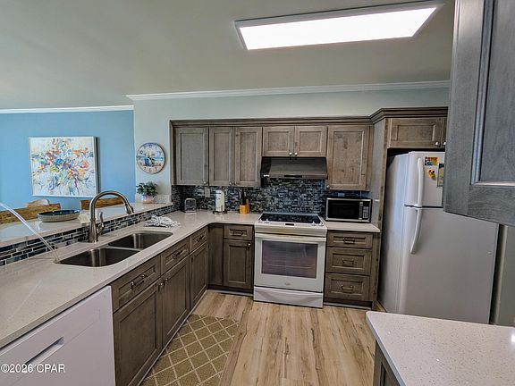 2nd image of 7205 Thomas Dr Unit E601