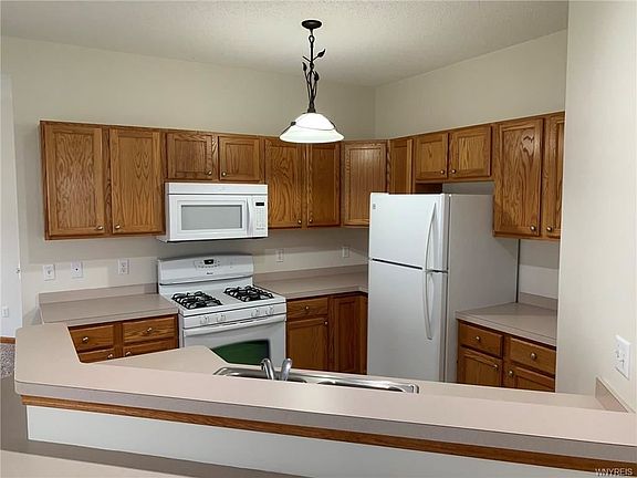 5th image of 4331 Berkley Pl Unit I2