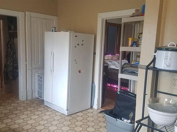 5th image of 215 Maryland Ave
