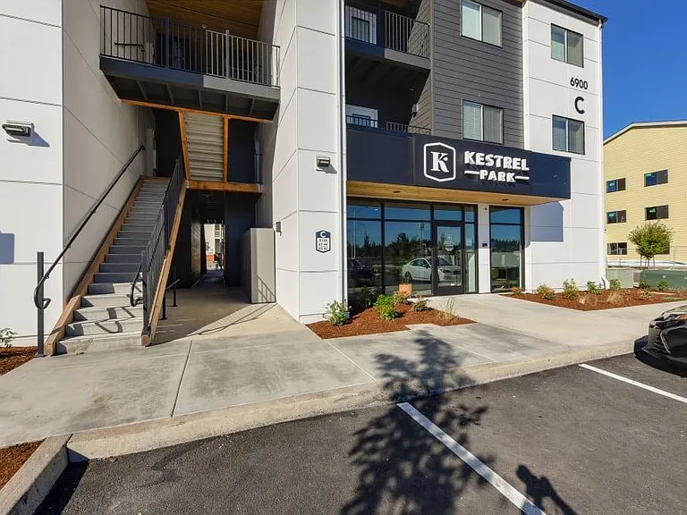 Kestrel Park — Photo 10