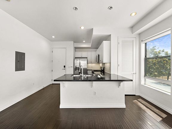 4th image of 1401 Mission St Unit 206
