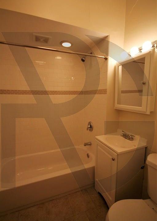 2nd image of 3341 N Kenmore Ave #3341CH3