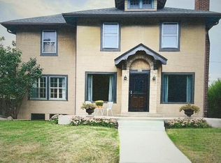 2067 S 82nd St, West Allis, WI 53219