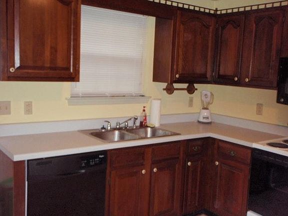 4th image of 2597 Oak Hill Dr