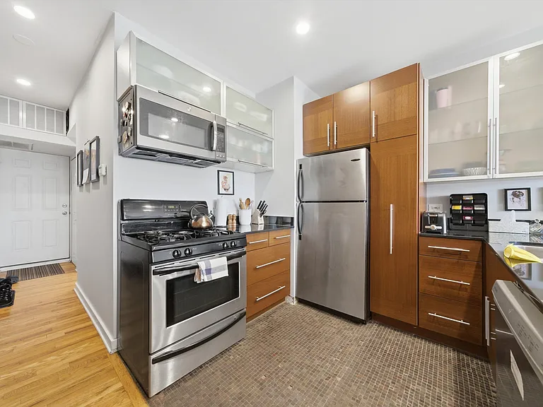 3231 W Hirsch St #3R — Photo 3
