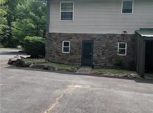 2307 Rimrock Dr, Stroudsburg, PA 18360