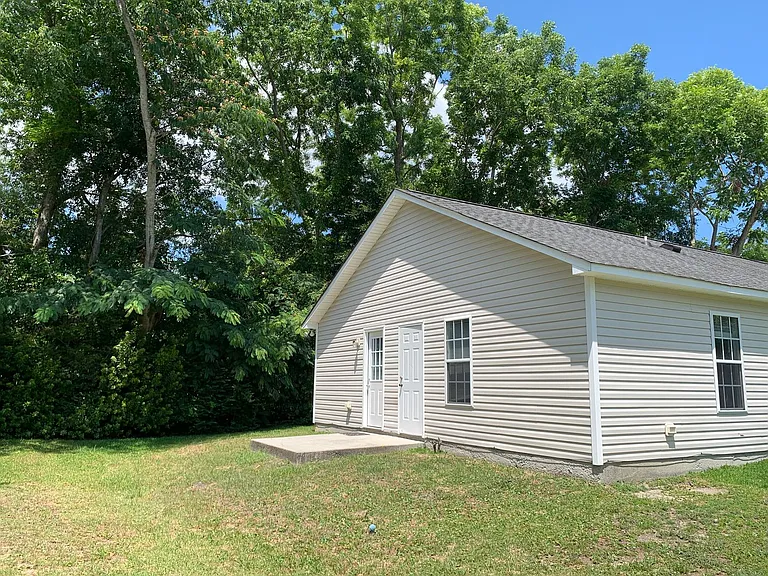 204 White Ave — Photo 3
