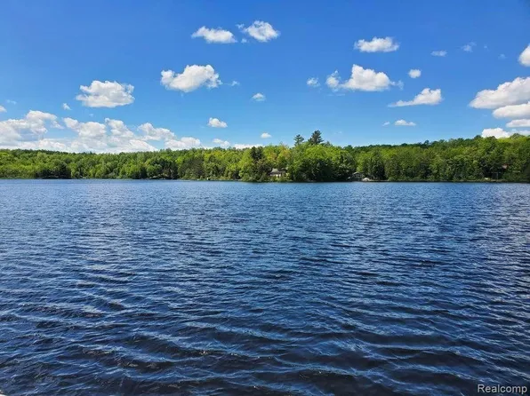 6058 N Lake Shore Dr, Bessemer, MI 49911