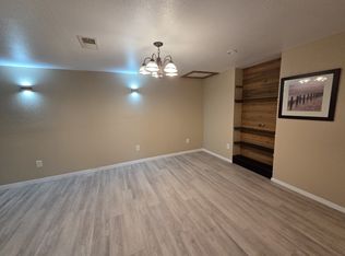 1328 3rd St #205, Floresville, TX 78114