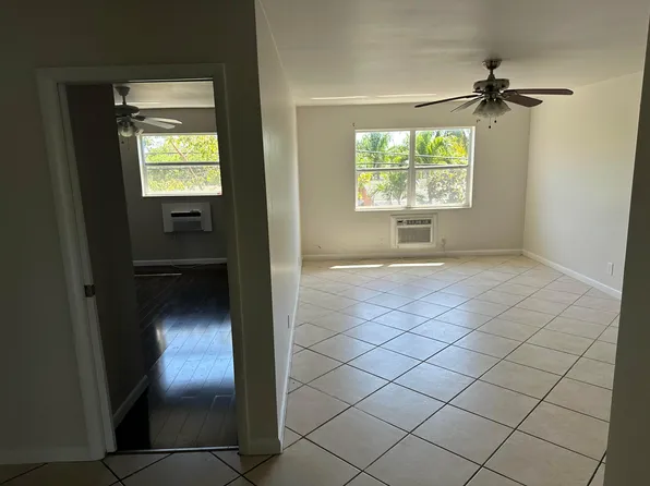 1480 E Sample Road #207, Pompano Beach, FL 33064