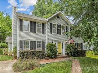 6819 Pin Oak Ct, Charlotte, NC 28226