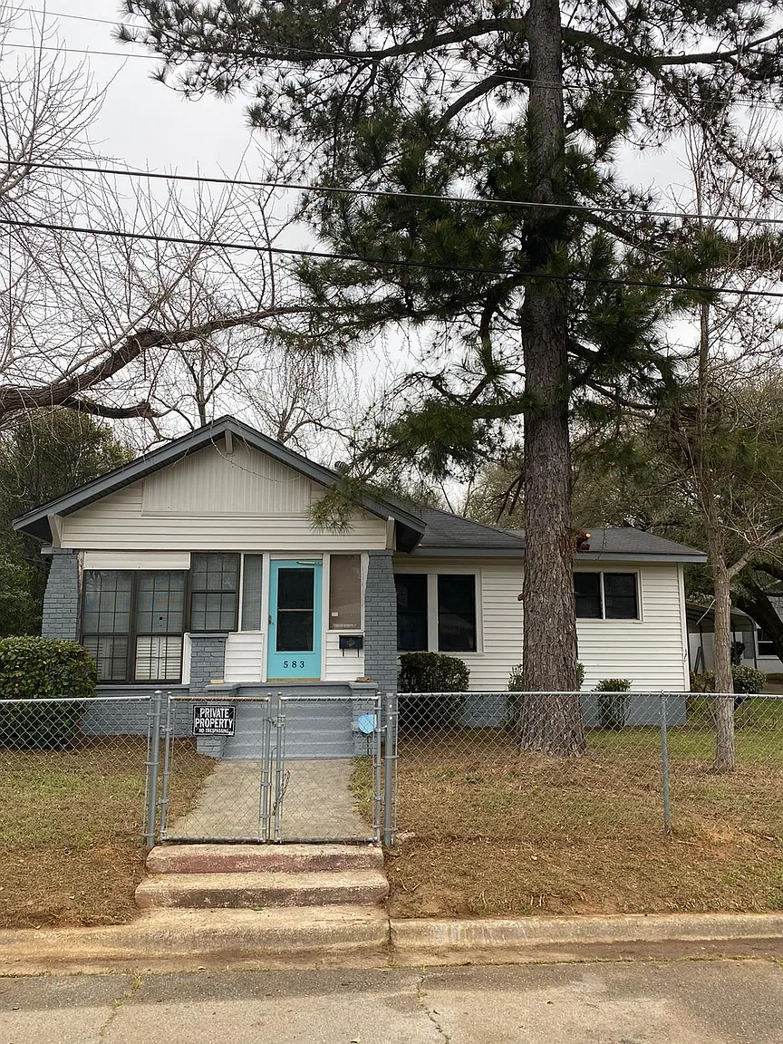 583 Villa Crest Ave photo 1