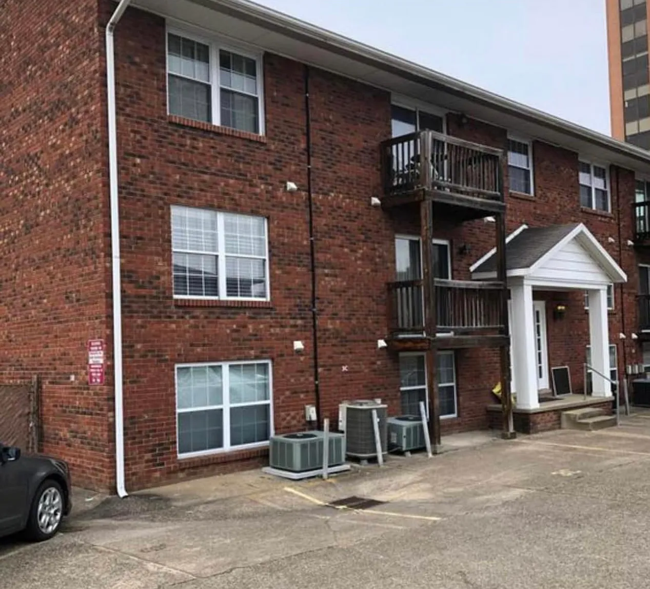 2 bed, 725 sqft, $875 — Photo 2