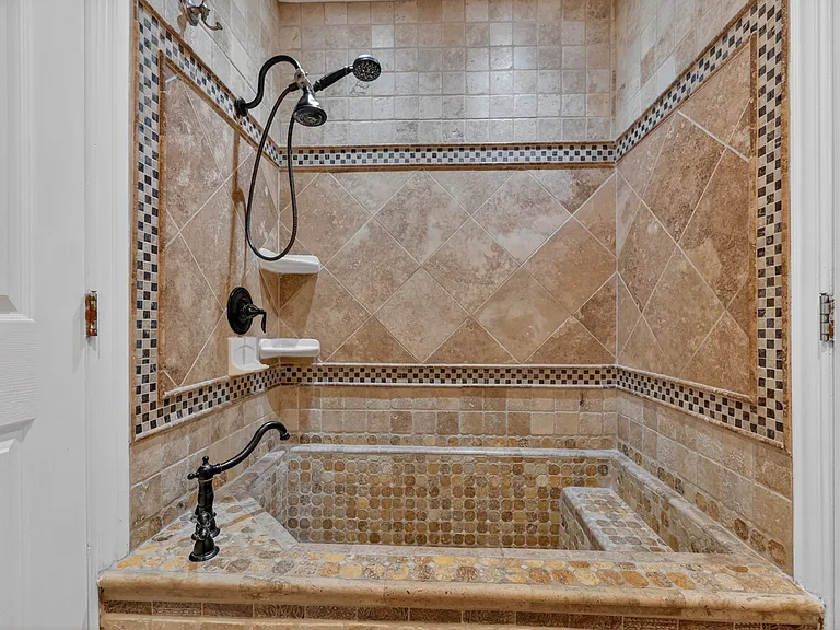 6111 Beverly Hill St #46 — Photo 22
