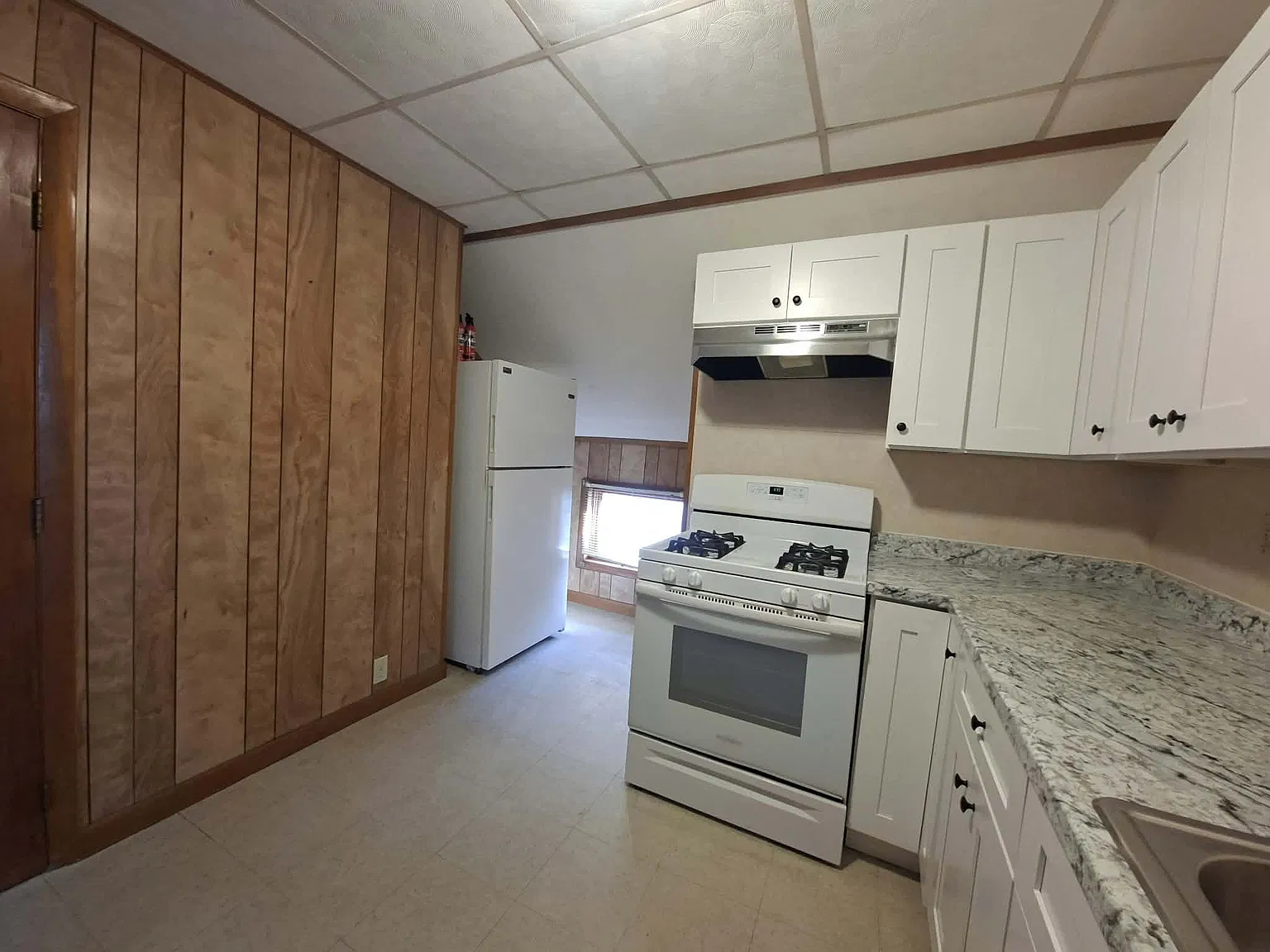 2 bed, 1070 sqft, $1,700 — Photo 2