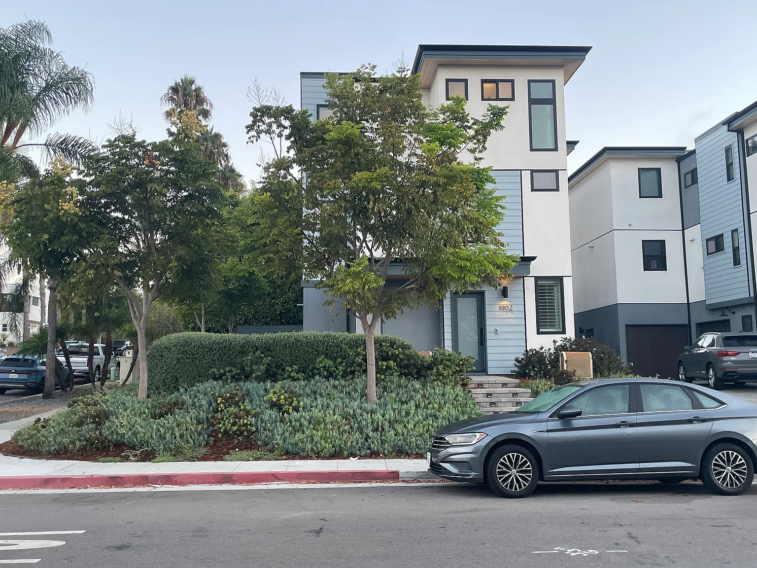 3 bed, 3.5 bath, 1535 sqft, $5,600 — Photo 3