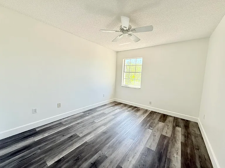 10875 Old Bridgeport Ln — Photo 15