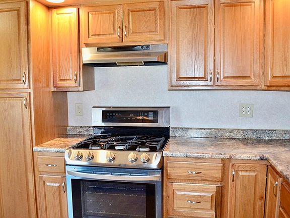 4th image of 1956 Willowood Dr N