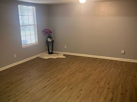 2nd image of 739 E Ashby Pl #2