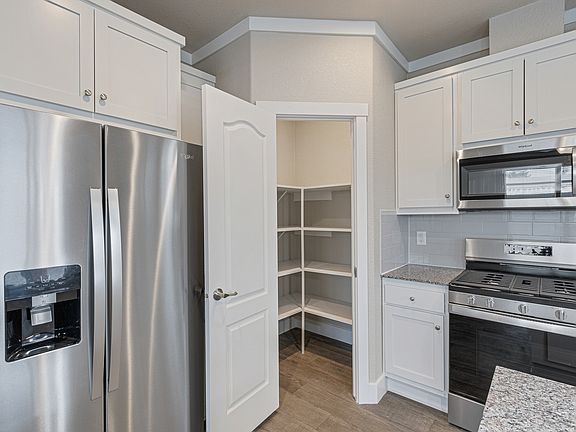 Kitchen pantry
