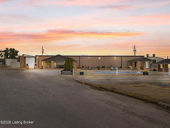 3rd image of 90 Eury Ln