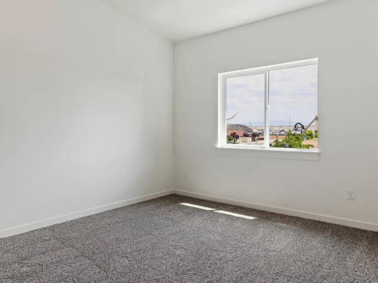 Hawk's Landing Apartments — Photo 31